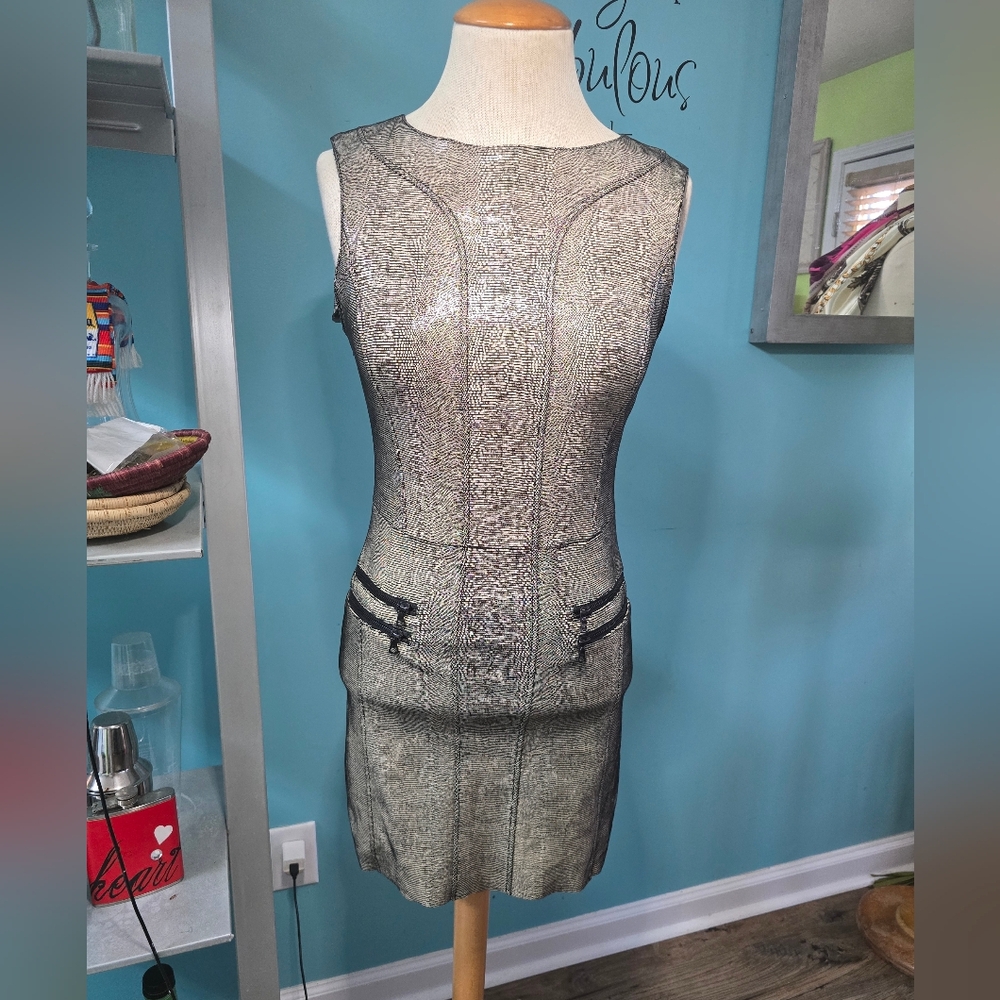 DROMe Chic Sleeveless Fine Leather Dress with Elevated Style Aesthetics
